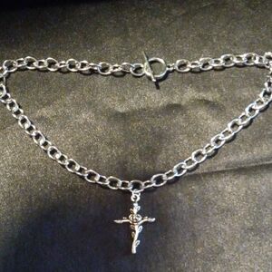 Stylish Silver Chain with Cross Pendant